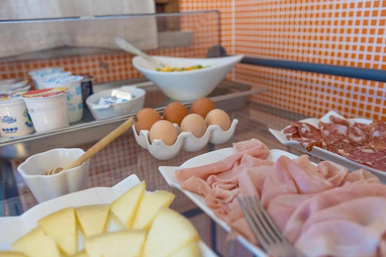 Hotel Glamping Gli Etruschi Piombino 0*,  Italien